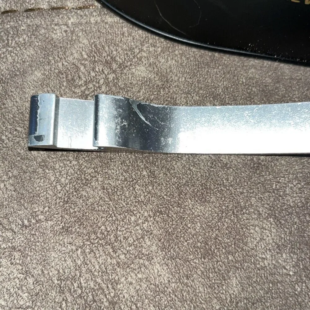 Guinness Metal Beer Holder  6-pack With Opener - Picture 3 of 7